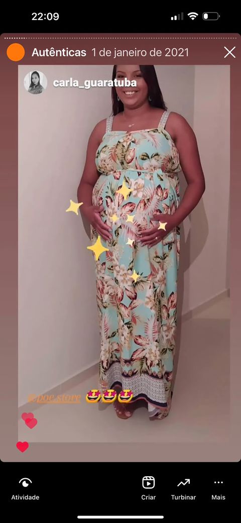 Cliente com vestido estampado PÓE