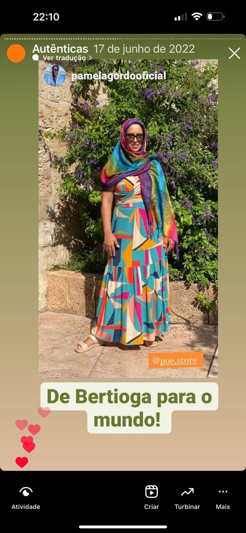 Cliente com look estampado PÓE em Bertioga