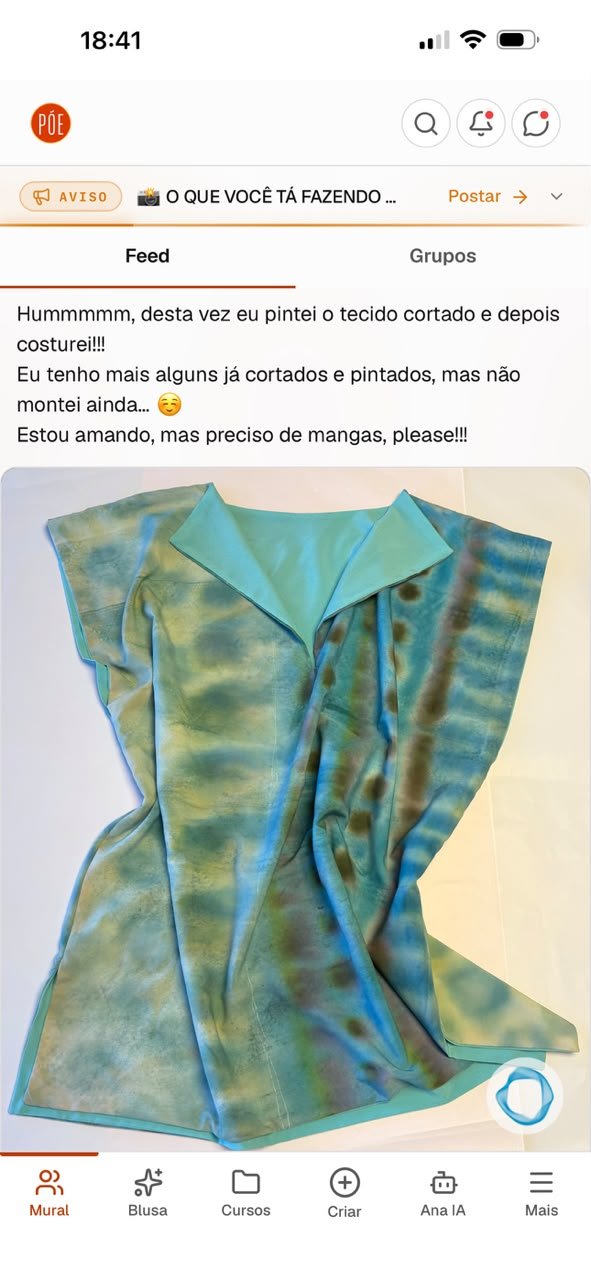 Publicação da aluna Simone no Mural com blusa dupla face feita com tecido que ela mesma pintou